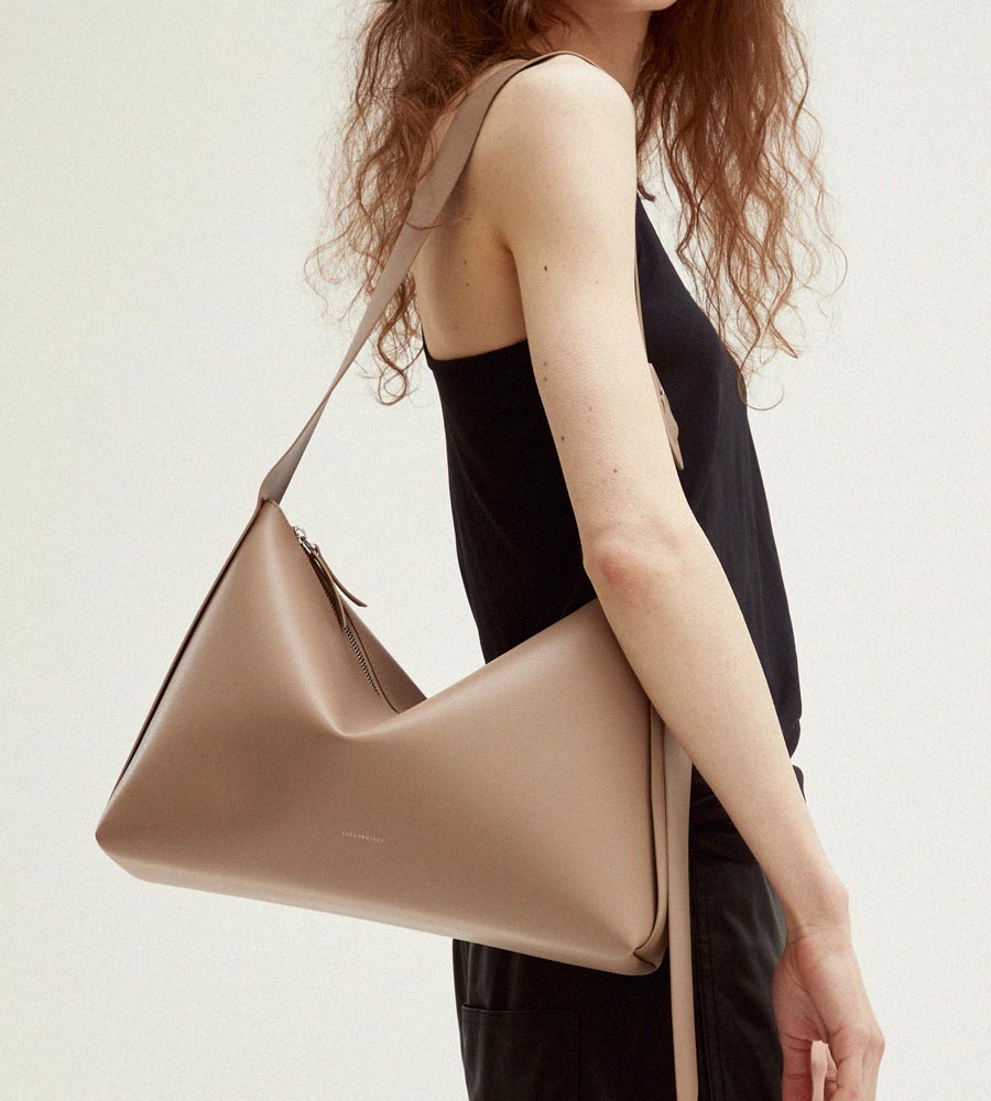 [PRE-ORDER 5月14日から順次配送] LOG ZIP BAG - Artificial Leather_TAUPE