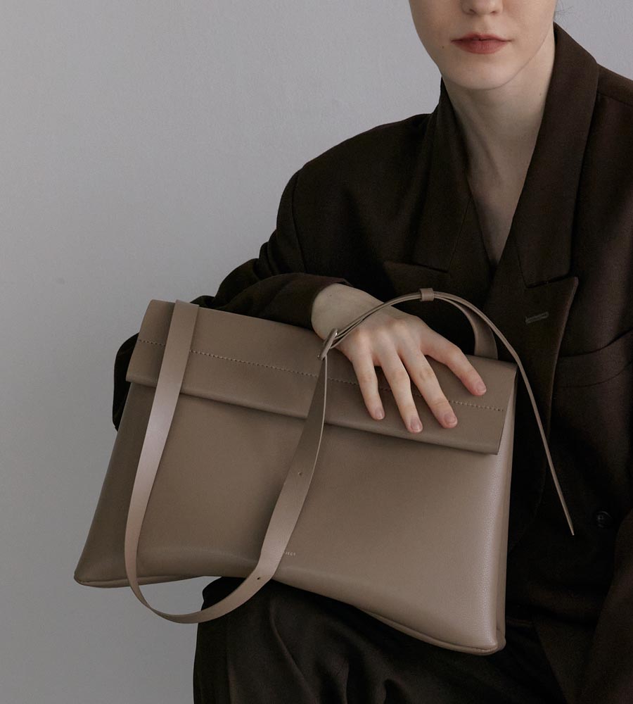 [SOLD OUT] LOG PORTFOLIO BAG - Artificial Leather_TAUPE